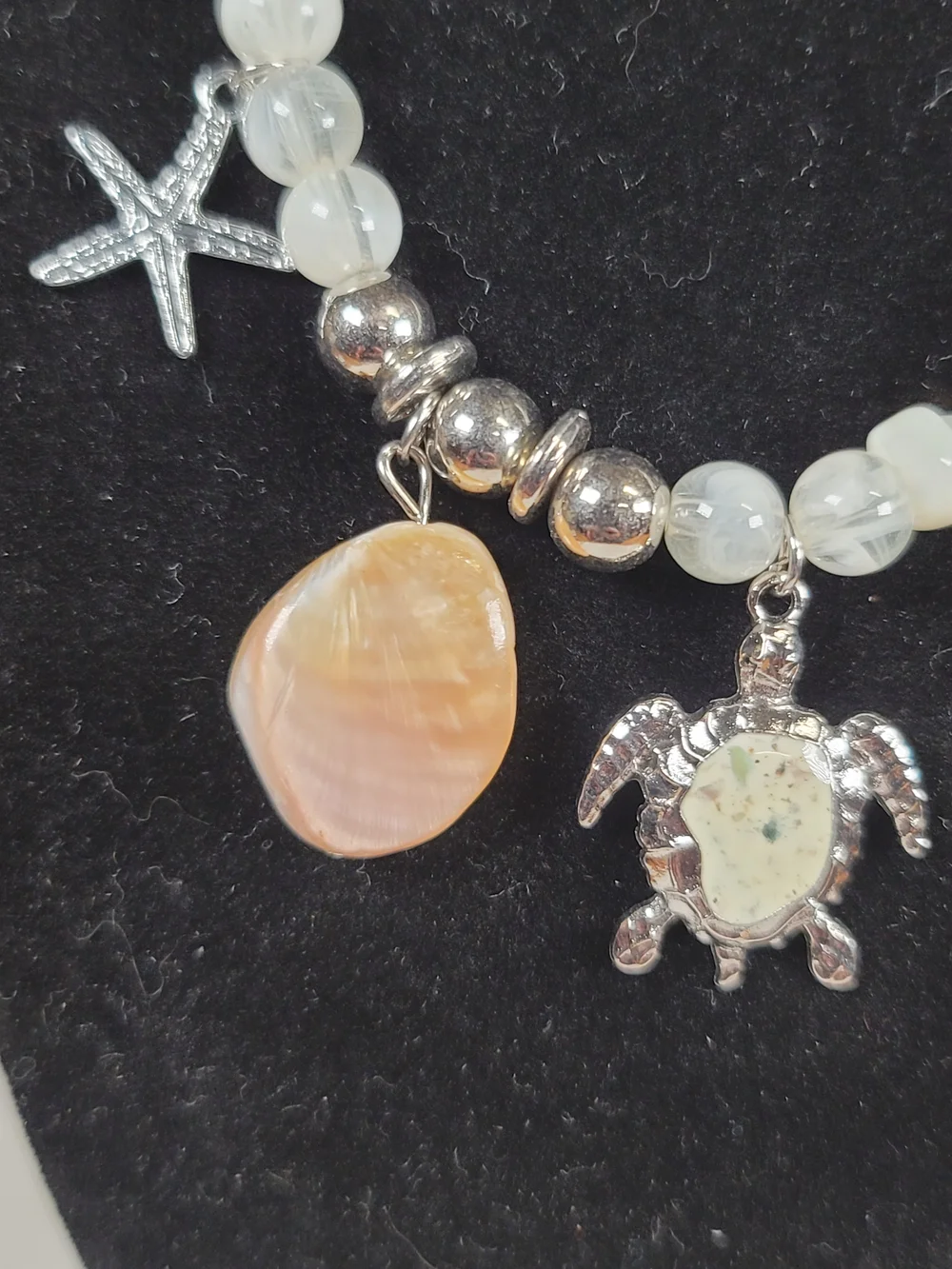 paparazzi White Beaded Sea Turtle & Shell Charm Necklace - Picture 2 of 3